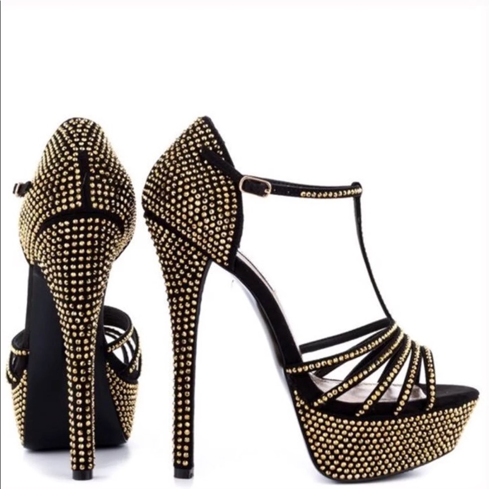 NWOB Steve Madden Avory Platform Sandals